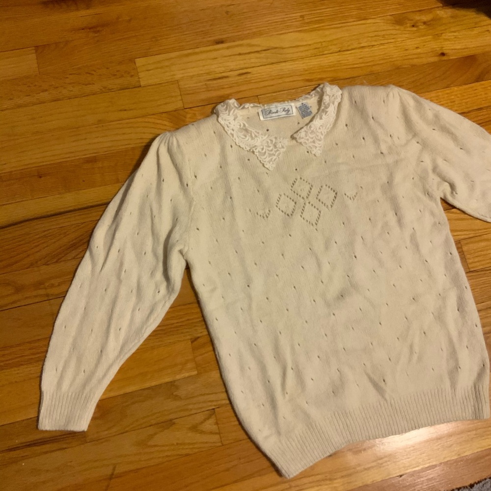 Vintage cream silk/angora sweater lace neckline M